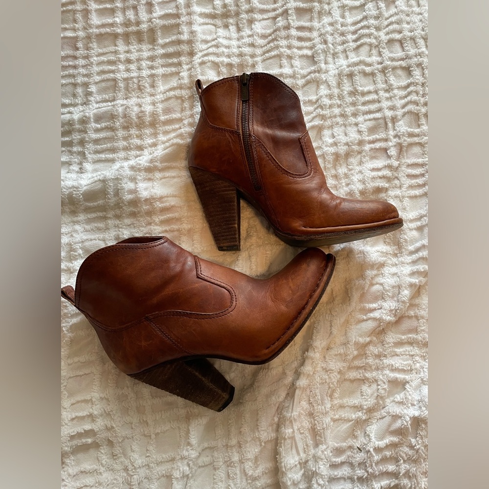 Frye leather brown bootie heels